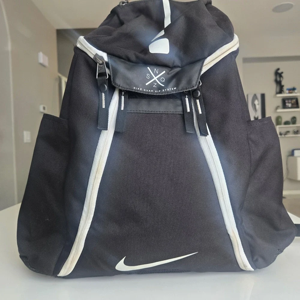 Nike Hoops Elite Pro Basketball Backpack Black White Quad Zip BA5259-010 Mens